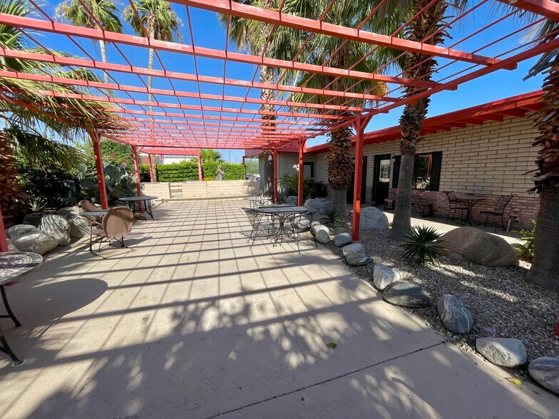 More Photos Of 13279 Palm Dr, Desert Hot Springs Freestanding For Lease