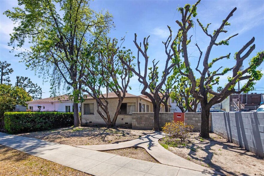 More Photos Of , Sherman Oaks Unknown For Sale