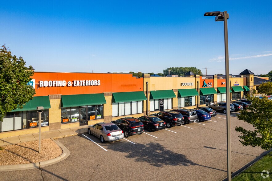 More Photos Of 14165 James Rd, Rogers General Retail For Lease