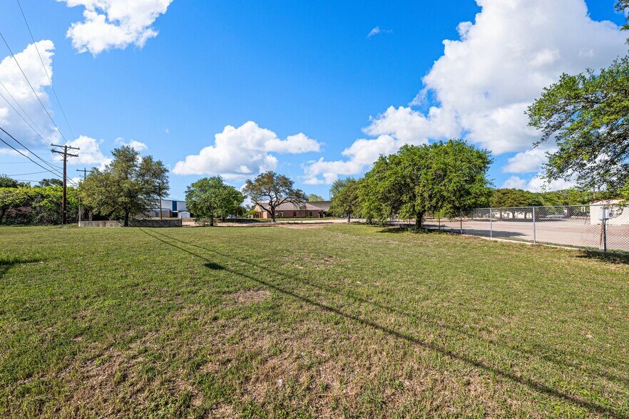More Photos Of 720 N New Rd, Waco Land For Sale