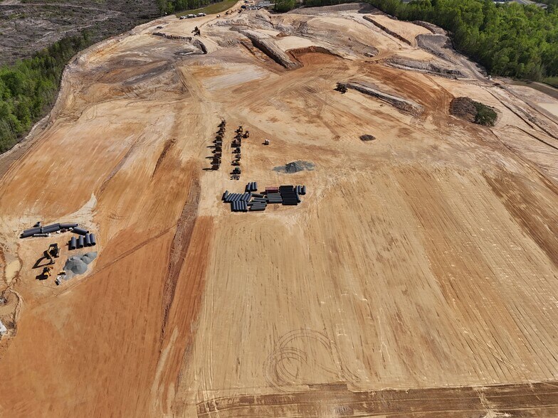 More Photos Of 211 Centreport Pky, Fredericksburg Warehouse For Lease