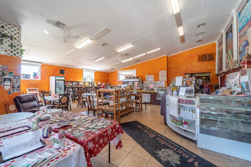 More Photos Of 1412 N Magnolia Ave, Ocala Restaurant For Sale