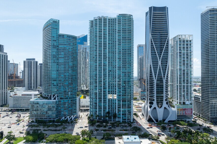 Primary Photo Of 900-990 Biscayne Blvd, Miami Apartments For Sale