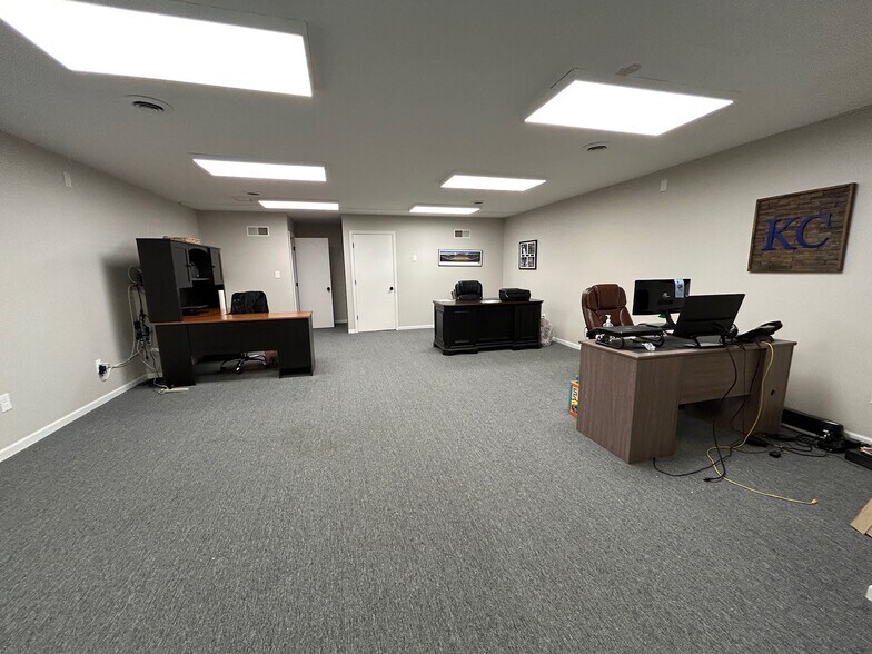 More Photos Of 1201 W College St, Liberty Office For Lease