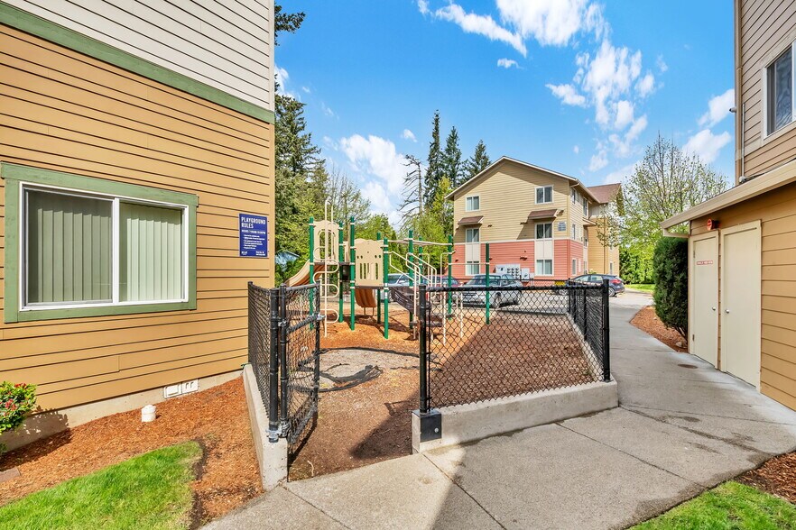 More Photos Of 2441 SE 171st Ave, Portland Apartments For Sale
