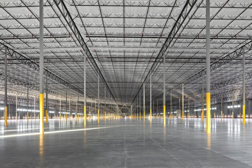 More Photos Of 24105 W Southern Ave, Buckeye Warehouse For Lease