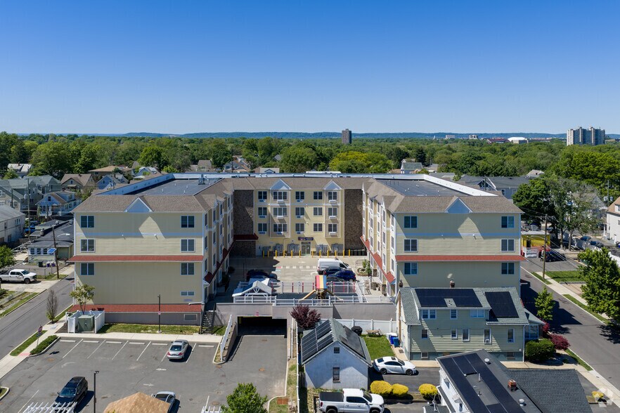 More Photos Of 510 Hamilton St, Somerset Apartments For Sale