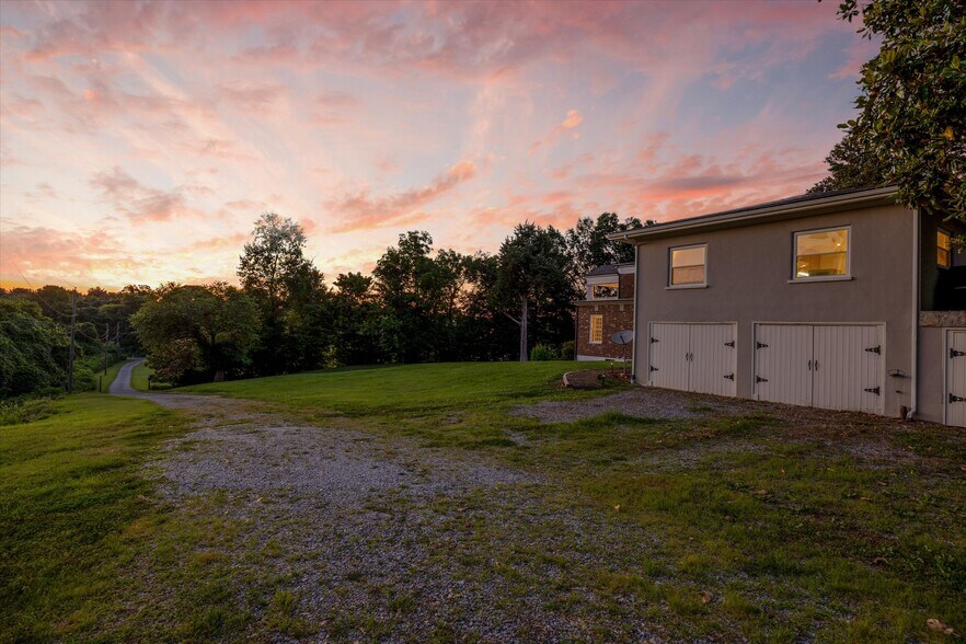 More Photos Of 129-131 Elizabeth St, Athens Lodge Meeting Hall For Sale