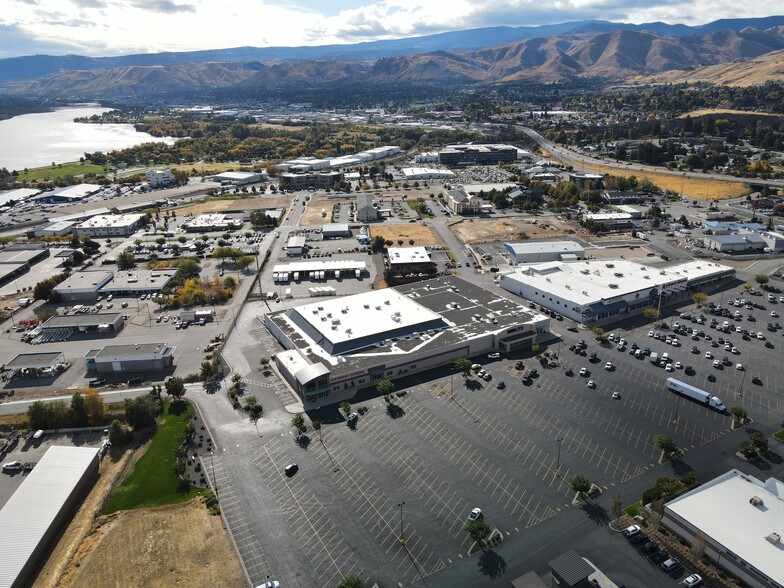 Primary Photo Of 151 Easy Way, Wenatchee Freestanding For Lease