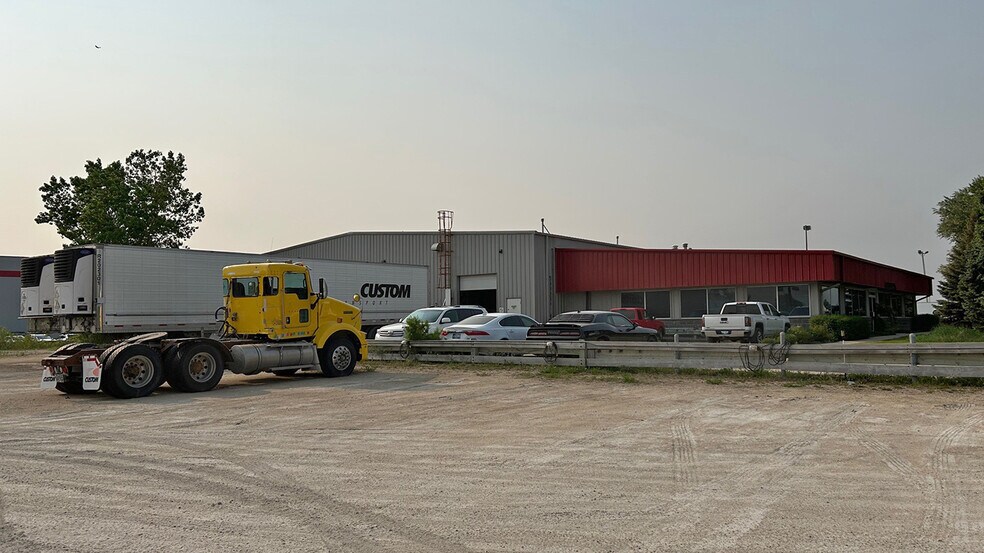 More Photos Of 65 Lowson Cres, Winnipeg Warehouse For Lease