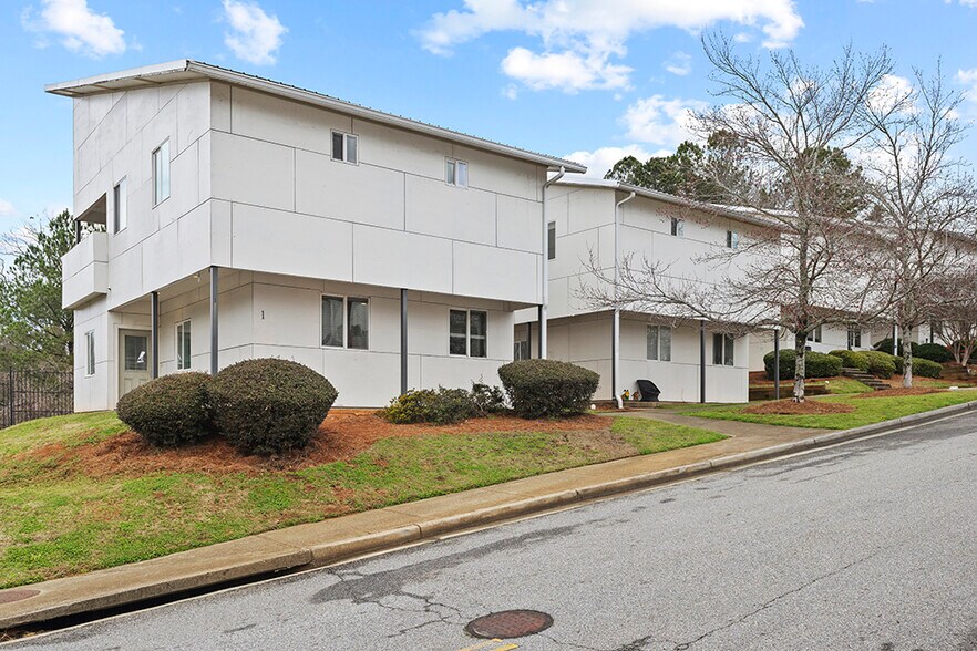 More Photos Of 1030 Dr Martin Luther King Pky, Athens Apartments For Sale
