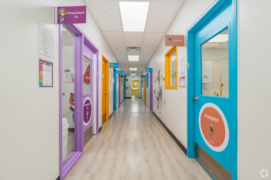 More Photos Of 120 Baize Blvd, Hickory Creek Freestanding For Sale