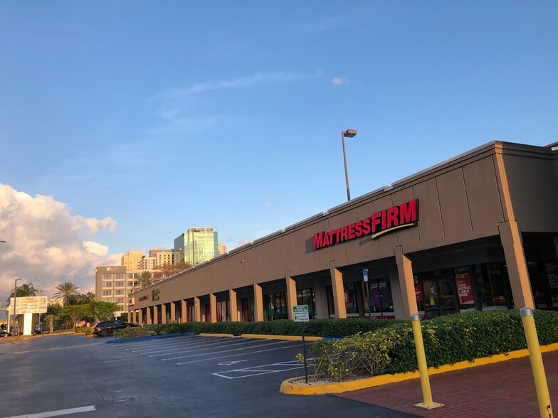 More Photos Of 7700 N Kendall Dr, Miami Unknown For Lease