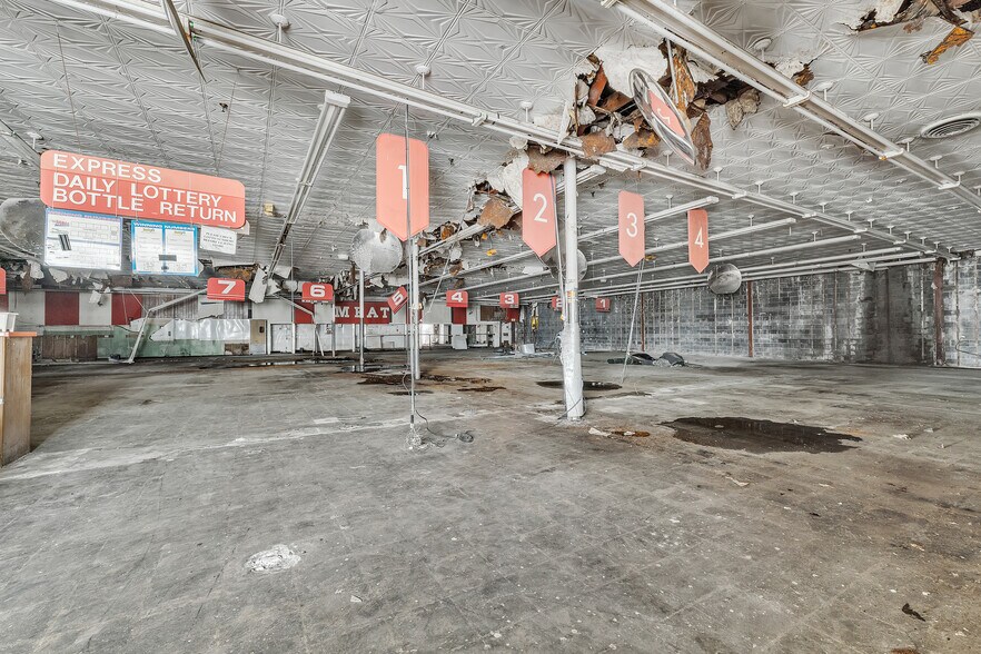 More Photos Of 12021 Harper Ave, Detroit Supermarket For Sale