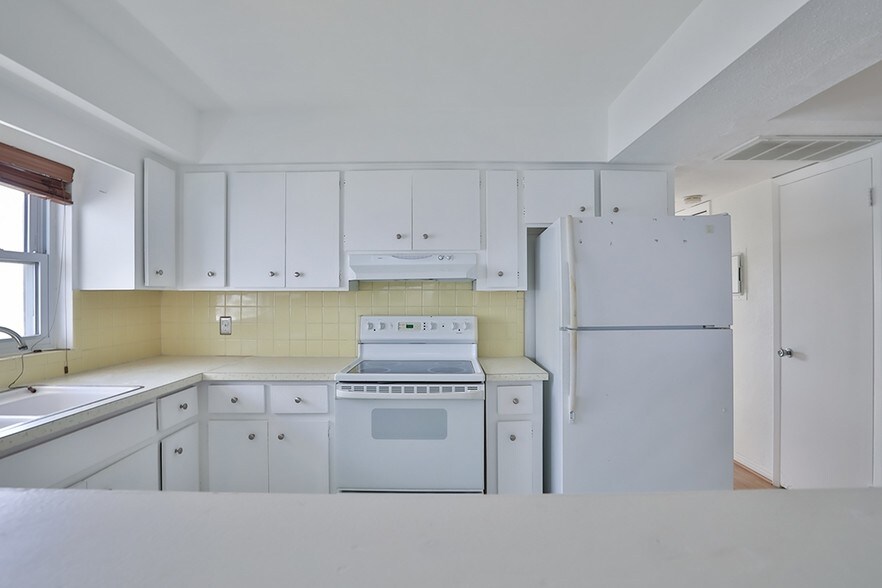 More Photos Of 515 129th Ave, Madeira Beach Apartments For Sale