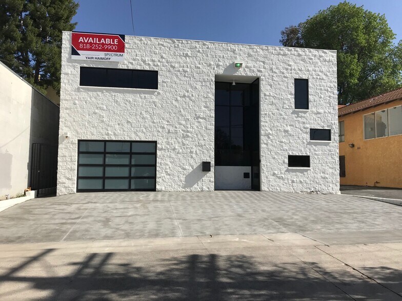More Photos Of 23012 Ventura Blvd, Woodland Hills Loft Creative Space For Sale