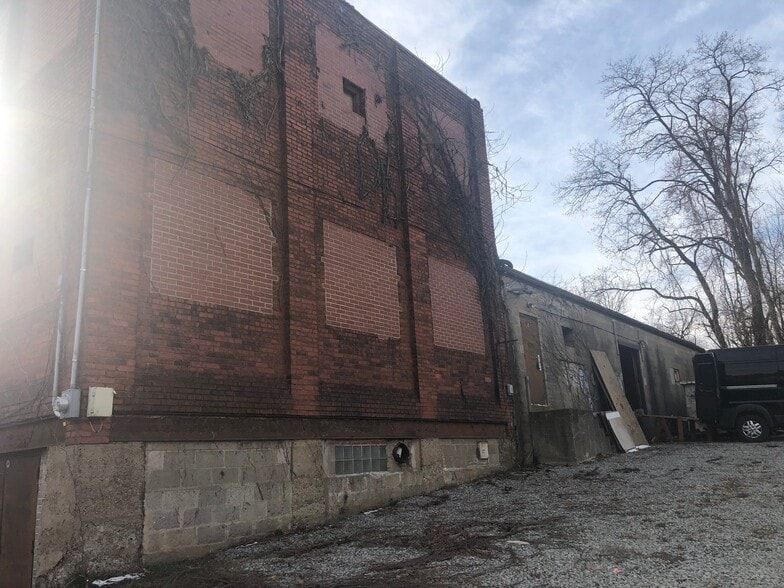 More Photos Of 3621 Mexico St, Pittsburgh Light Manufacturing For Sale