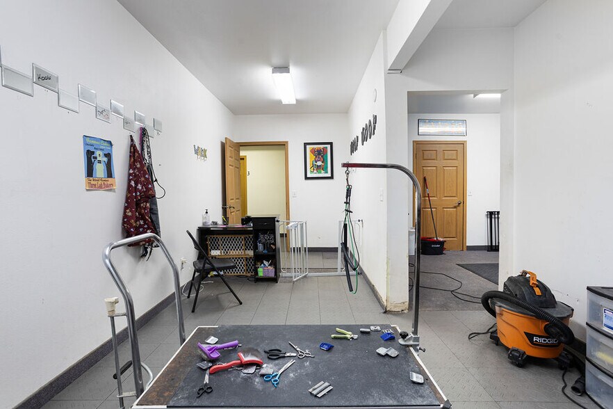 More Photos Of 2001 8th Ave SE, Minot General Retail For Sale