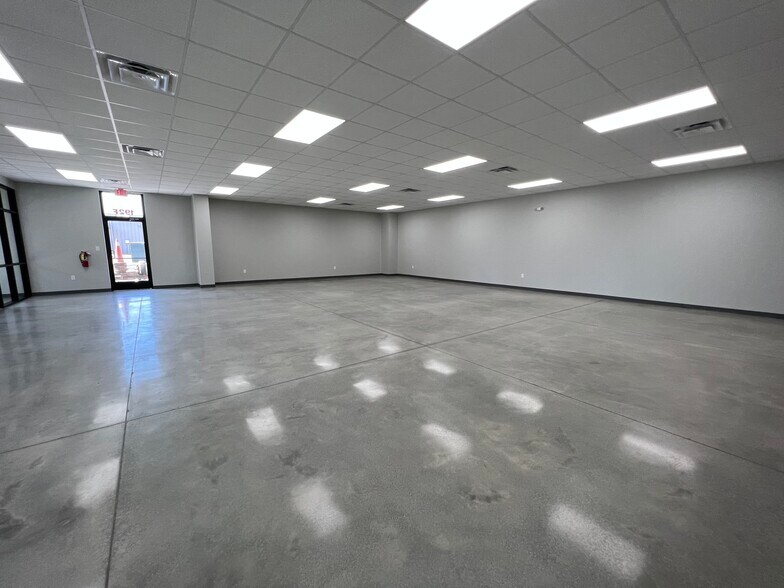 More Photos Of 192 Oakland Pky, Leesburg Office For Lease