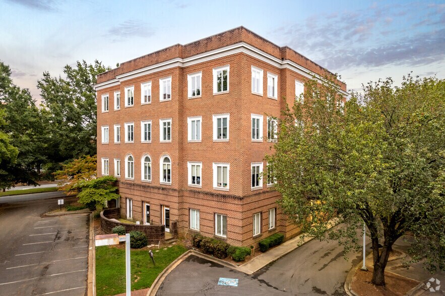 Primary Photo Of 200 Queens Rd, Charlotte Office For Sale