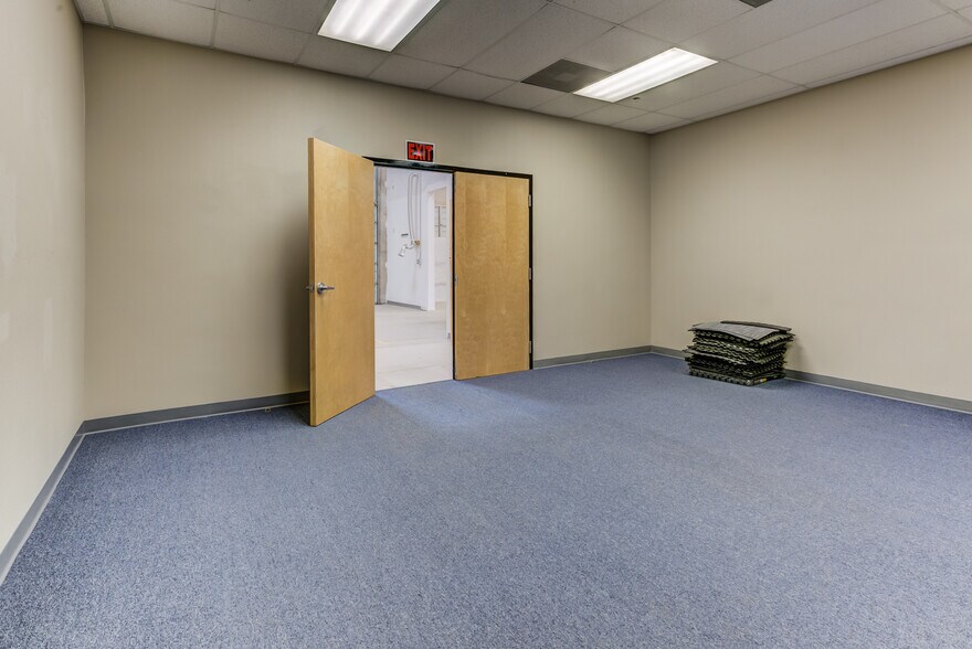 More Photos Of 871 Cotting Ct, Vacaville Warehouse For Lease