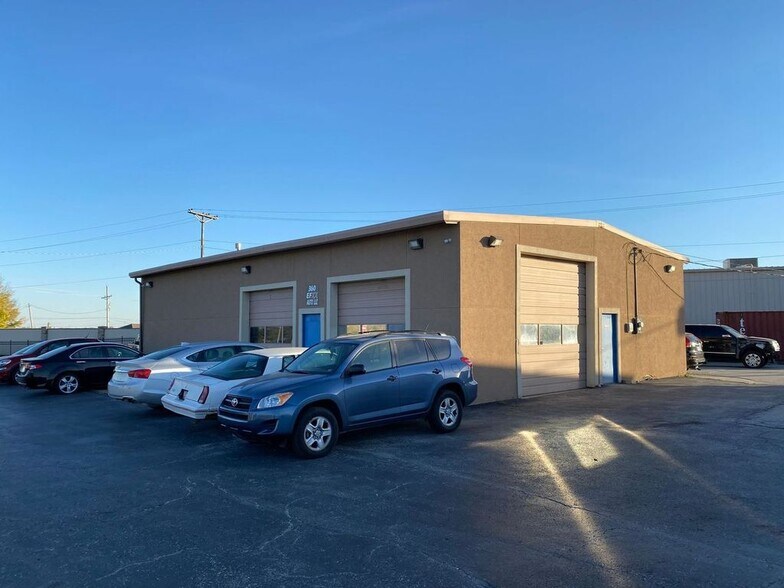 More Photos Of 11900 E 350 Hwy, Raytown Service For Sale