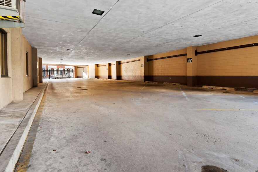 More Photos Of 403-405 N 2nd St, Harrisburg Office For Sale