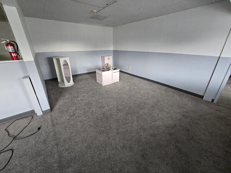 More Photos Of 3715 US Highway 19, New Port Richey Daycare Center For Sale