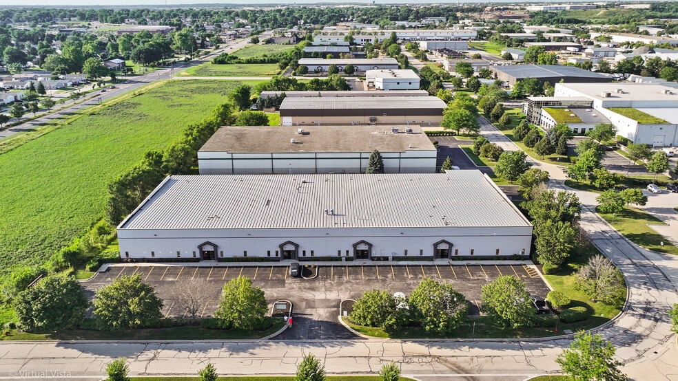 More Photos Of 32-50 E Montrose Dr, Romeoville Warehouse For Lease