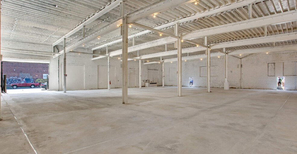 More Photos Of 335 Moffat St, Brooklyn Distribution For Sale