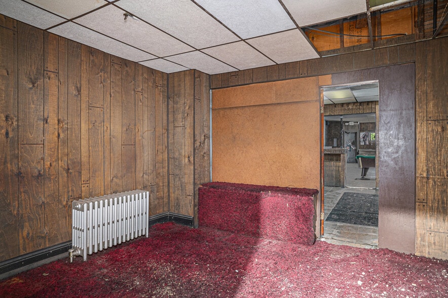 More Photos Of 604 W 151st St, East Chicago General Retail For Sale