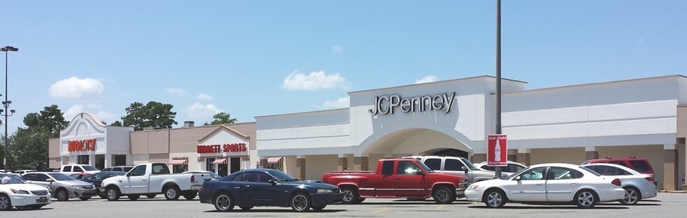 More Photos Of 1426-1528 Military Rd, Benton General Retail For Lease