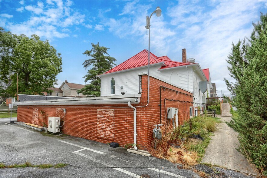 More Photos Of 5948 Linglestown Rd, Harrisburg Restaurant For Sale