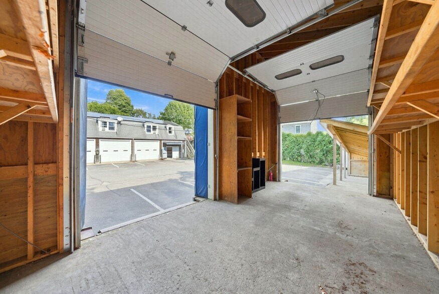 More Photos Of 148 Katama Rd, Edgartown Flex For Sale