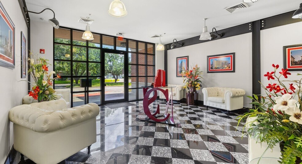 More Photos Of 12511 Emily Ct, Sugar Land Office For Sale