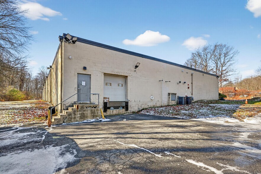 More Photos Of 297 Margaret King Ave, Ringwood Warehouse For Sale