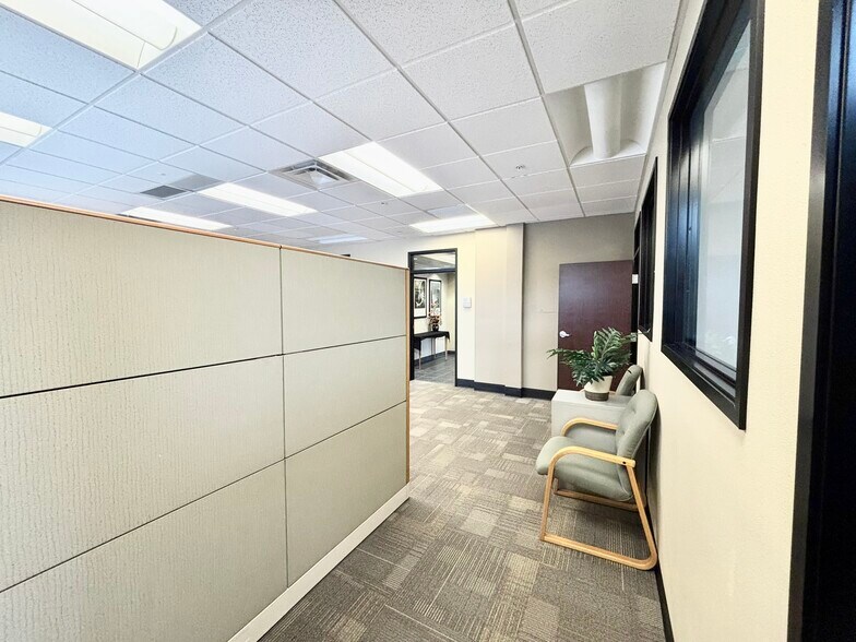 More Photos Of 1301 Poplar Dr, Medford Medical For Lease