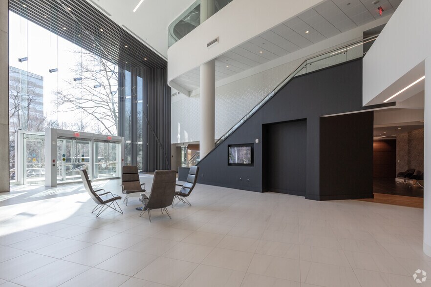 More Photos Of 2000 Corporate Ridge Rd, McLean Office For Lease