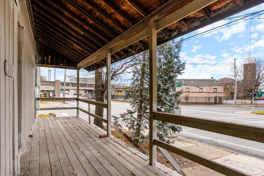 More Photos Of 335 Baxter Ave, Louisville Warehouse For Lease