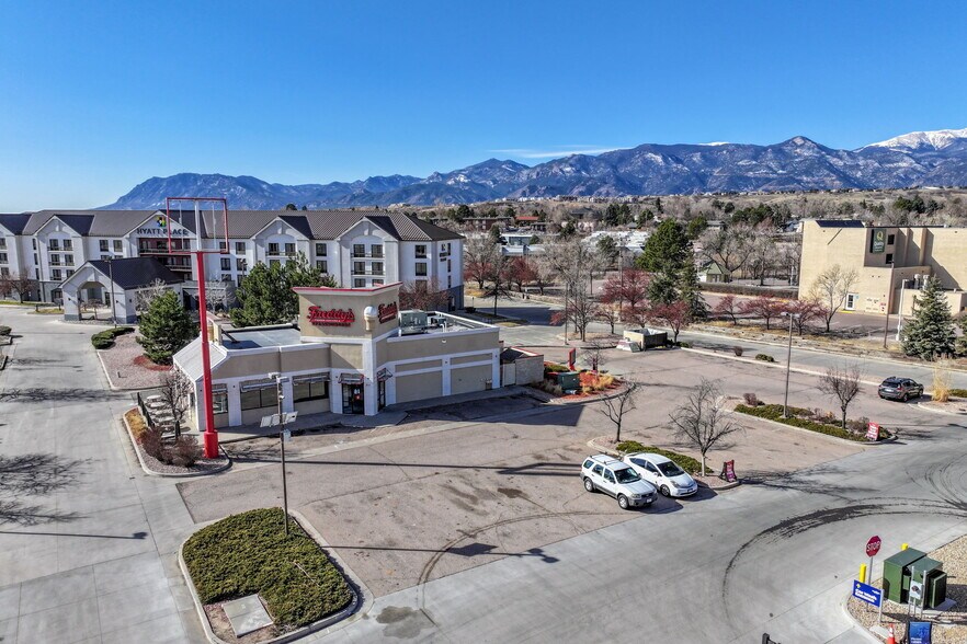 More Photos Of 511 Garden of the Gods Rd, Colorado Springs Fast Food For Sale