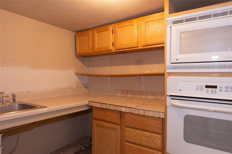 More Photos Of 603 W Main St, Johnson City Office For Sale