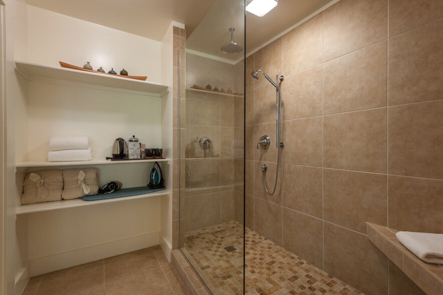 More Photos Of 2579 W Shore Dr, Lummi Island Hotel For Sale