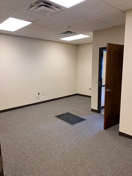 More Photos Of 2227 N Leg Rd, Augusta Warehouse For Lease