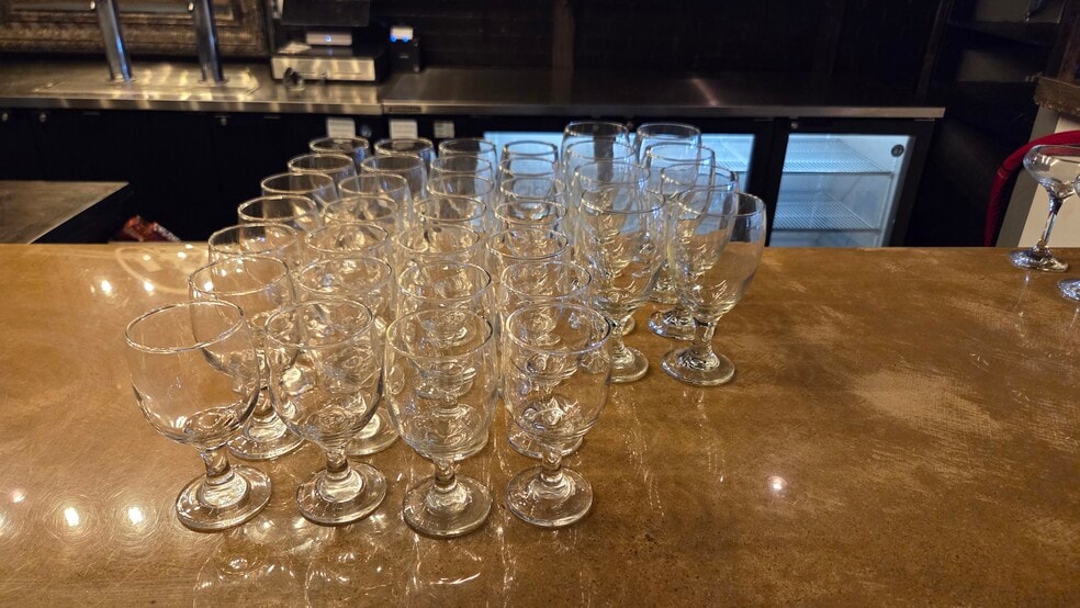 More Photos Of 508 Orapax St, Norfolk Restaurant For Lease