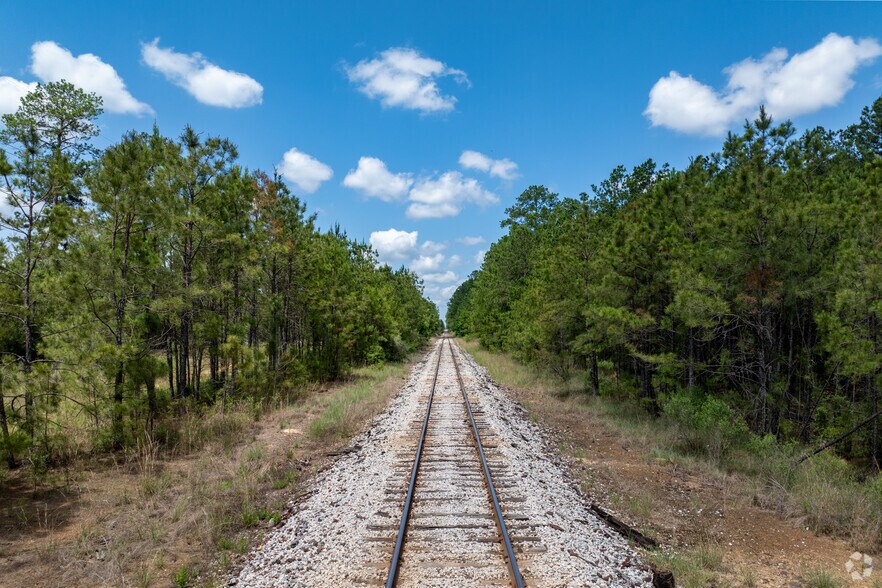 More Photos Of Hwy 363 @ FM 363 & US HWY 190, Bon Wier Warehouse For Sale