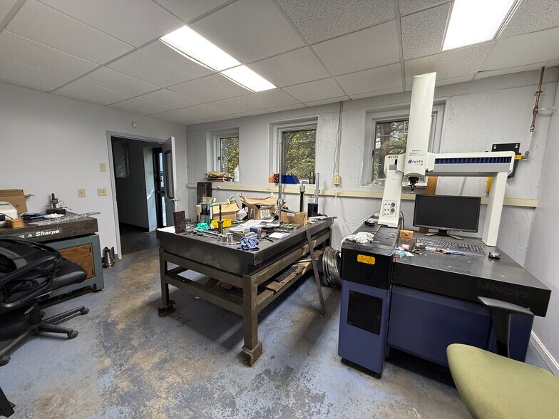 More Photos Of 44 Southbridge Rd, Dudley Light Manufacturing For Sale