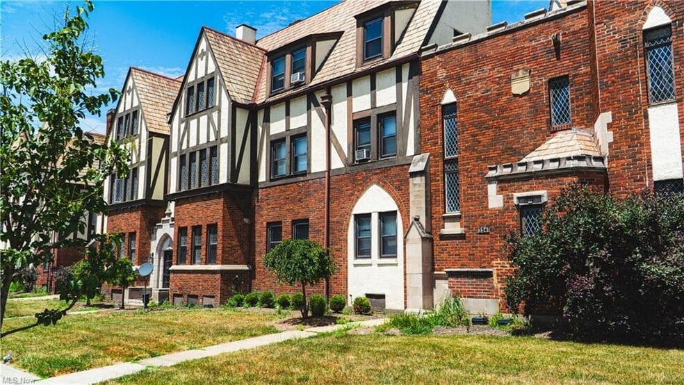 Primary Photo Of 2910 Ludlow Rd, Cleveland Apartments For Sale