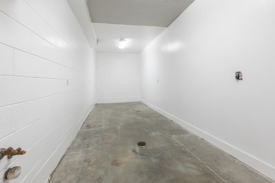 More Photos Of 49 W Burton Ave, Salt Lake City Warehouse For Lease