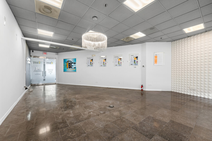 More Photos Of 115 River Rd, Edgewater Restaurant For Lease
