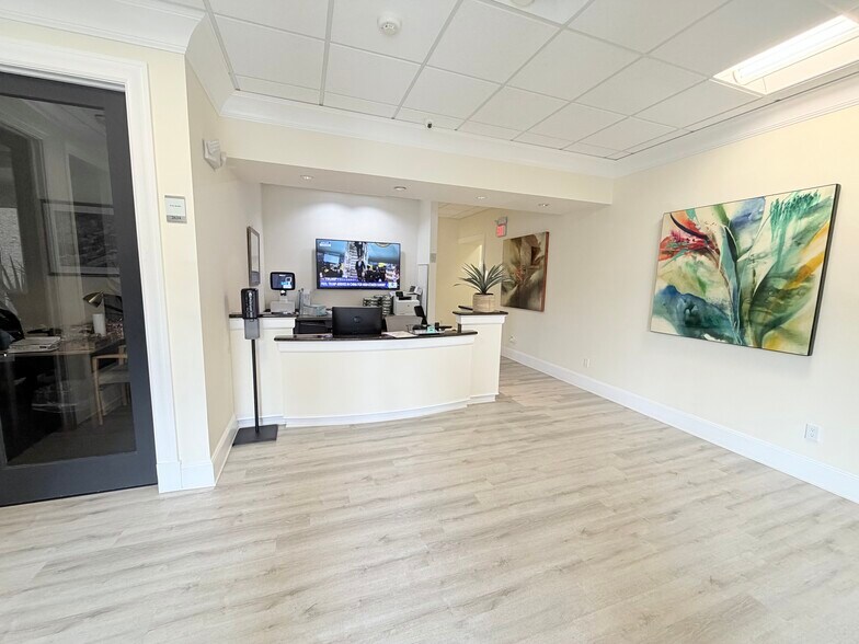 More Photos Of 177 W Putnam Ave, Greenwich Office For Lease